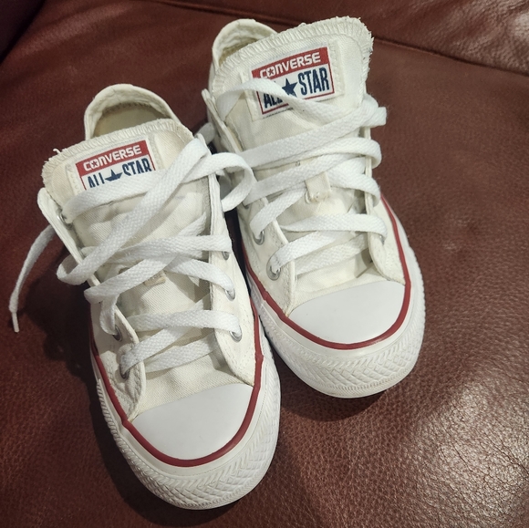 Converse Shoes - 🔥Converse tennis women size 5-5.5 (22.5cm)